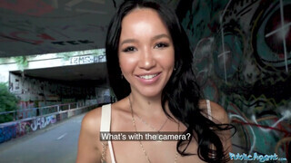 Public Agent - Asia Vargas a vadító ázsiai gádzsi