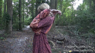 MoxieFilms - Óriási csöcsű hippi pipi