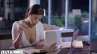 VIXEN - Jade Kush a szívdöglesztő ázsiai csajszi