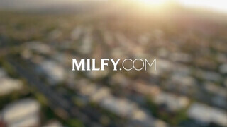 MILFY - Cory Chase a vonzó szexterapeuta