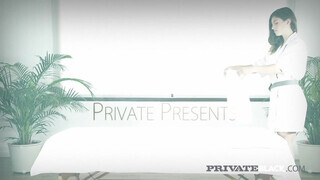 PrivateBlack - Julia Rocka a csinos masszőr bige