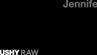 TUSHYRAW - Jennifer White kettő kukit kap