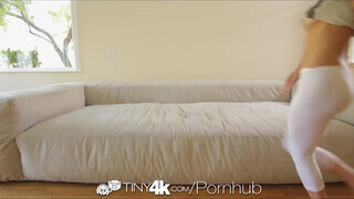 4K Tiny4K - Dillion Harper a cuki fiatal csajszika