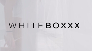 WhiteBoxxx - Ginebra Bellucci seggbe kurelva