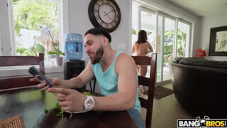 BANGBROS - Crystal Chase a méretes tőgyes latin amerikai pipi