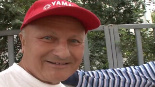 Gyuribácsi és a haverja kefélik a bigét