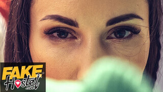 Fake Hostel HD - Lilu Moon a csábos orosz csajszika
