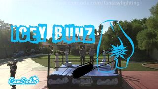 Forró fantasy harc termetes didkós zsenge bombázókkal