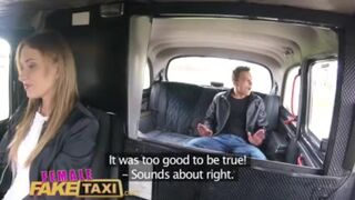 Tini krapek gyorsan megdugja Angel Piaff lucskos csupasz puncáját a hamis taxiban
