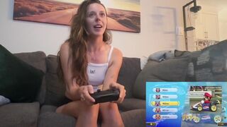 Csíkos mario kart párbaj lush toy-jal a puncimban – banánáradat a csábító játékban