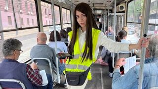 Buszvezető csajszika megváltoztatja az életét és megdugja az utast