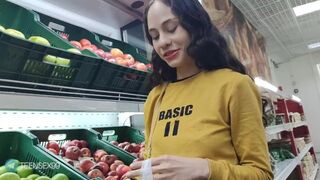 Meghívok egy idegen bigét a piacról, és vad dugás lesz belőle